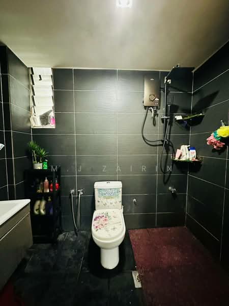 Kondominium untuk Dijual di Sinaran Ukay Residence - M.J Zairin - Bathroom - PropertyGuru.com.my