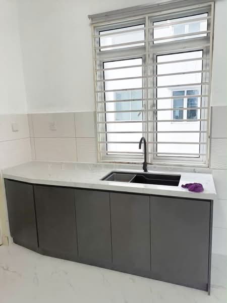 Kondominium untuk Dijual di Saville @ The Park - Kelvin Loo - Kitchen - PropertyGuru.com.my