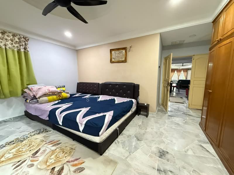 Bungalow for Sale in Bukit Beruntung (Serendah) - SK Luk - Bedroom - PropertyGuru.com.my