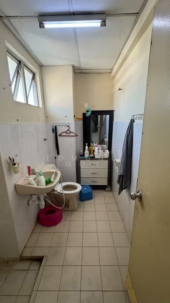 Kondominium untuk Dijual di South City (Perdana Selatan) Block C - Edmund Goh - Bathroom - PropertyGuru.com.my