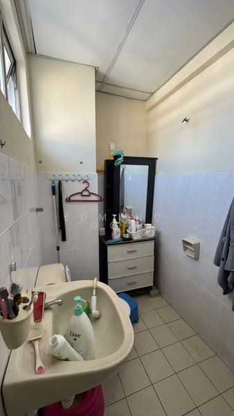Kondominium untuk Dijual di South City (Perdana Selatan) Block C - Edmund Goh - Bathroom - PropertyGuru.com.my