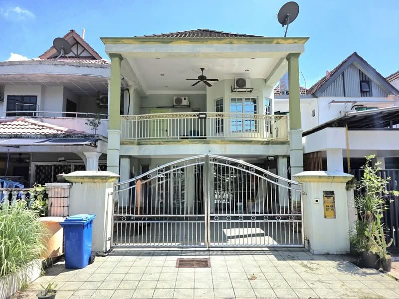 2-storey Terraced House for Sale in Seksyen 19 (Shah Alam) - Azli Ibrahim - Exterior - PropertyGuru.com.my