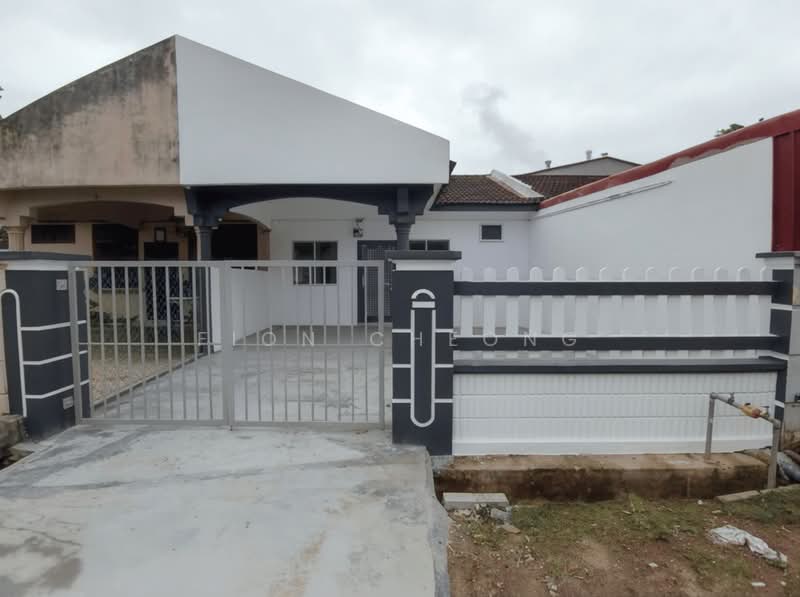 1-storey Terraced House for Sale in Taman Puteri (Kluang) - Fion Cheong - Exterior - PropertyGuru.com.my