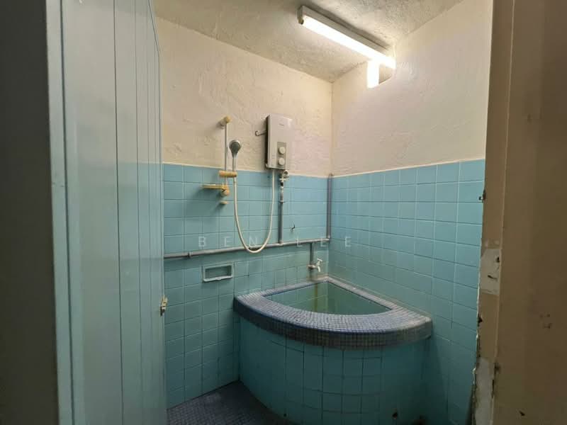 1-storey Terraced House for Sale in Gelugor (Penang) - Ben Lee - Bathroom - PropertyGuru.com.my