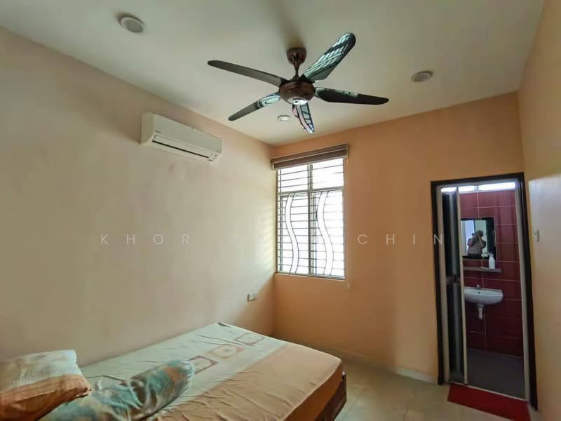 Rumah Teres 2 Tingkat untuk Dijual di Taman Inderawasih (Perai) - Khor Boon Chin - Bedroom - PropertyGuru.com.my