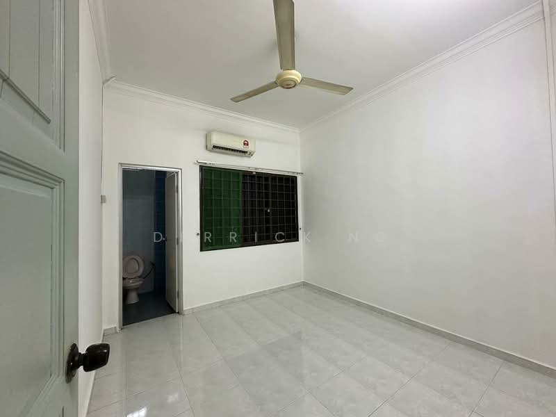 2-storey Terraced House for Sale in Mutiara Rini (Skudai) - Derrick Ng - Bedroom - PropertyGuru.com.my