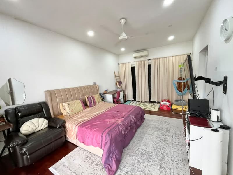 3-storey Terraced House for Sale in Tamansari (Rawang) - Evelyn Khoo - Bedroom - PropertyGuru.com.my
