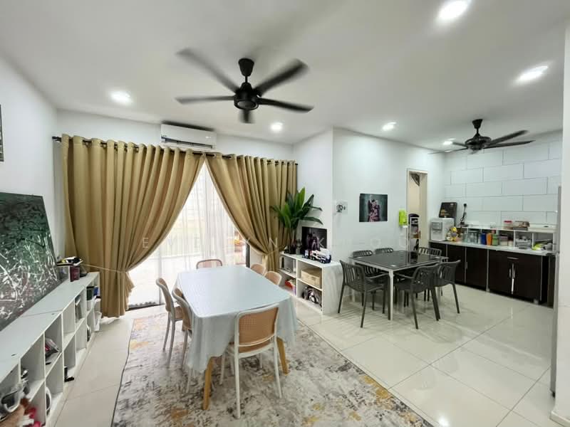 3-storey Terraced House for Sale in Tamansari (Rawang) - Evelyn Khoo - Dining & Kitchen - PropertyGuru.com.my