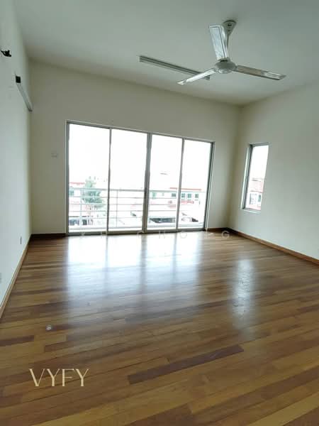 Rumah Teres 2.5 Tingkat untuk Dijual di Bandar Bukit Tinggi 2 (Klang) - KH Chong - Living Room - PropertyGuru.com.my