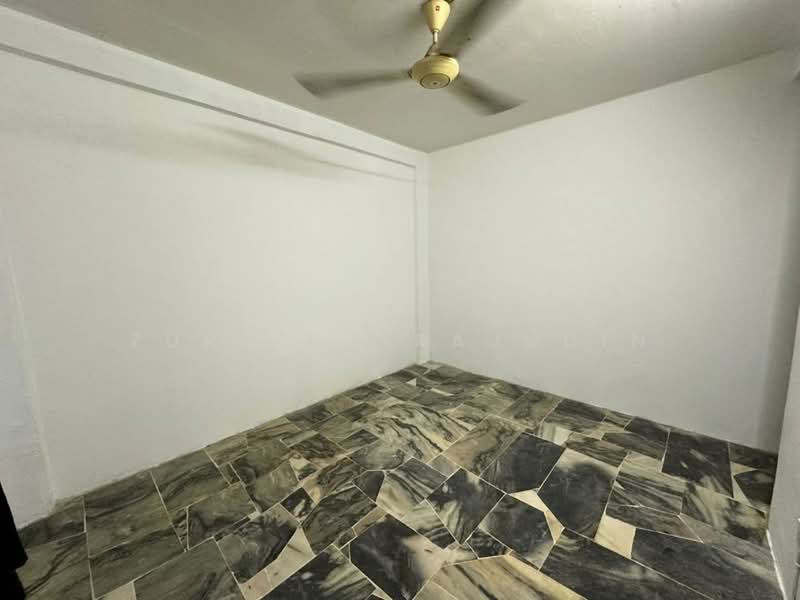 Rumah Flat untuk Dijual di Flat PKNS Section 7 - Zuraina Rajudin - Interior - PropertyGuru.com.my
