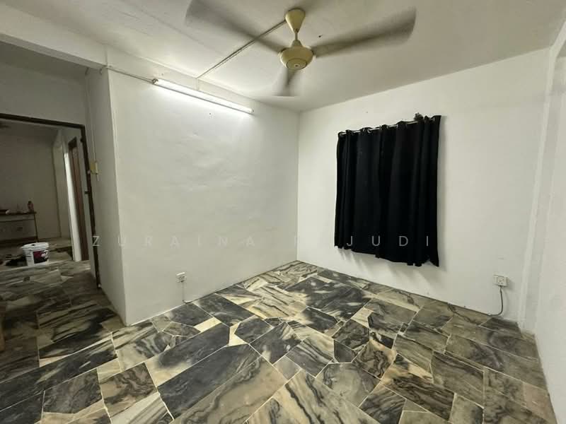Rumah Flat untuk Dijual di Flat PKNS Section 7 - Zuraina Rajudin - Interior - PropertyGuru.com.my