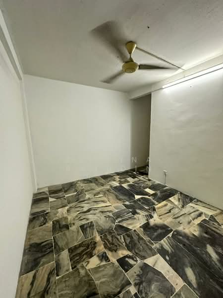 Rumah Flat untuk Dijual di Flat PKNS Section 7 - Zuraina Rajudin - Interior - PropertyGuru.com.my