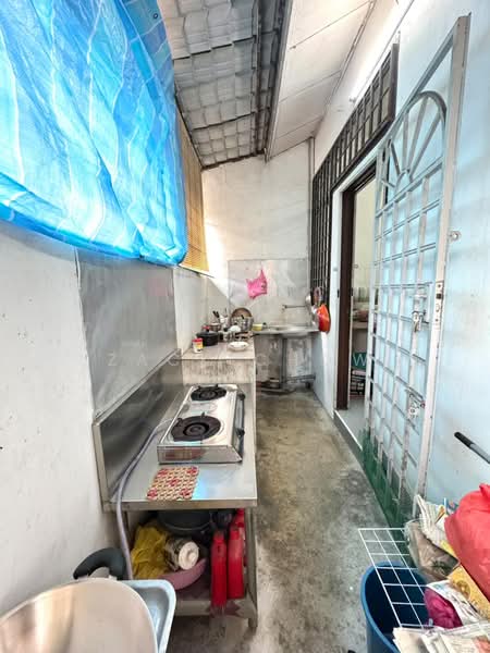 1-storey Terraced House for Sale in Taman Megah Ria (Masai) - Zack Chow - Kitchen - PropertyGuru.com.my