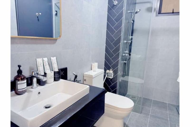 Servis Apartment untuk Disewa di Sunway Velocity TWO - Kean Sim - Bathroom - PropertyGuru.com.my