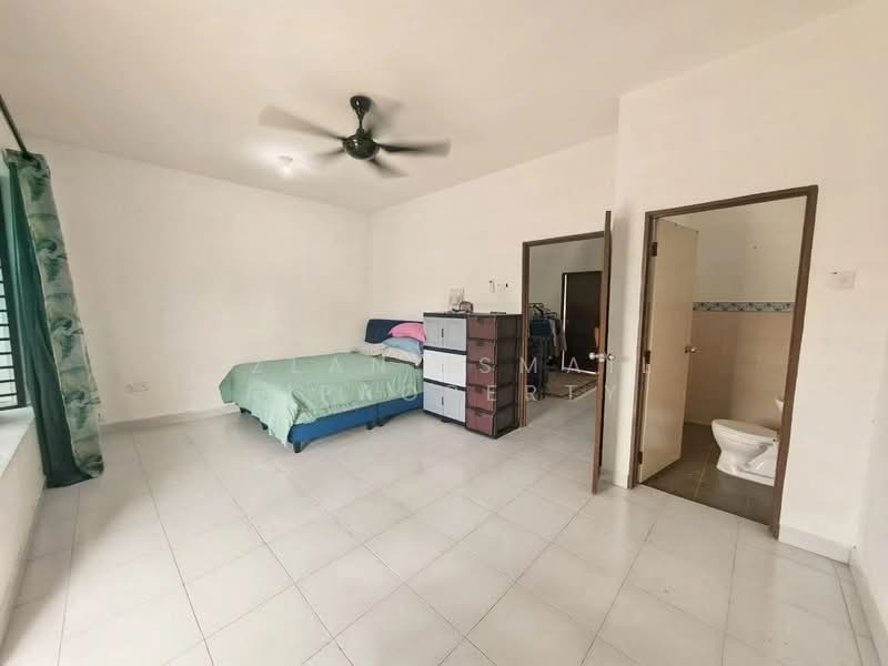 2-storey Terraced House for Sale in Taman Scientex Kulai (Sedenak) - Azlan Ismail aiproperty - Bedroom - PropertyGuru.com.my