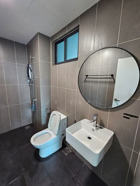 Servis Apartment untuk Disewa di YOLO Signature Suites - JY Yap - Bathroom - PropertyGuru.com.my