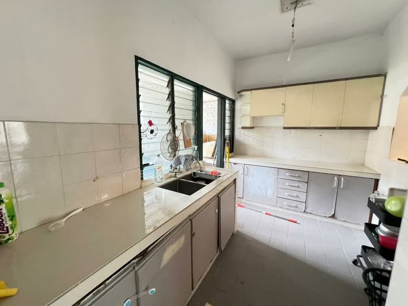 2-storey Terraced House for Sale in Bandar Sri Damansara (Selangor) - Yen Ching - Kitchen - PropertyGuru.com.my