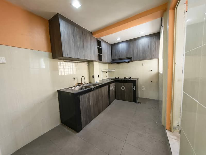 Apartment for Sale at Lakeview Apartments - Kevan Wong - Kitchen - PropertyGuru.com.my