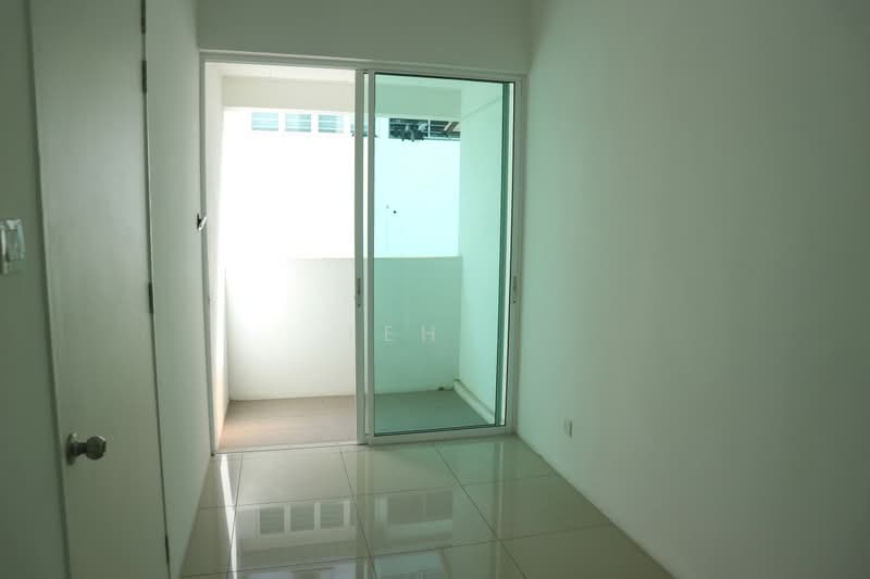 2-storey Terraced House for Sale in Bandar Teknologi Kajang (Kajang) - Teh . - Balcony - PropertyGuru.com.my