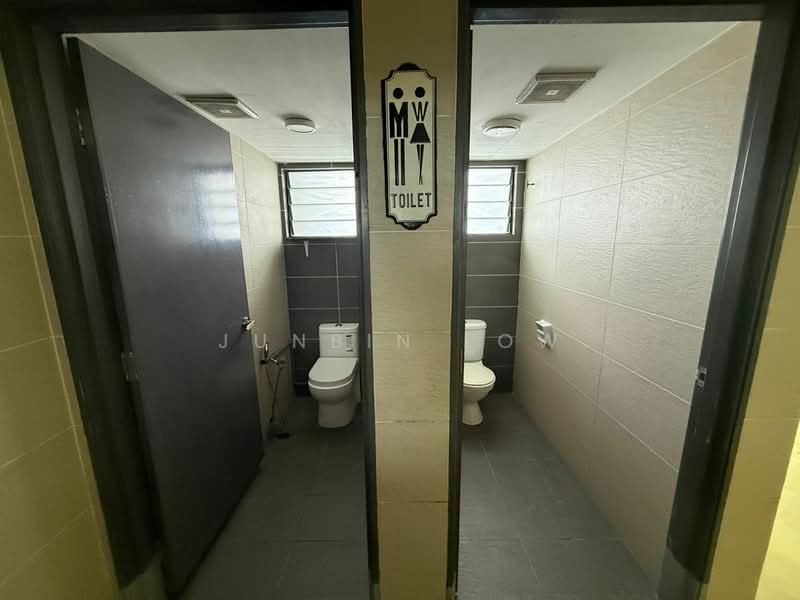 Shop / Office for Rent in 16 Sierra (Puchong) - Junbin Low - Bathroom - PropertyGuru.com.my