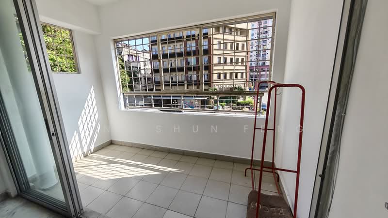 Kondominium untuk Dijual di Casa Magna - Ling Shun Feng - Balcony - PropertyGuru.com.my