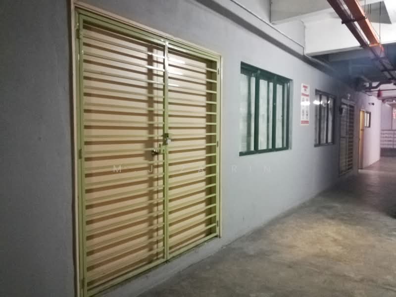 Apartment for Sale at Pangsapuri Permai Puteri - M.J Zairin - Corridor - PropertyGuru.com.my