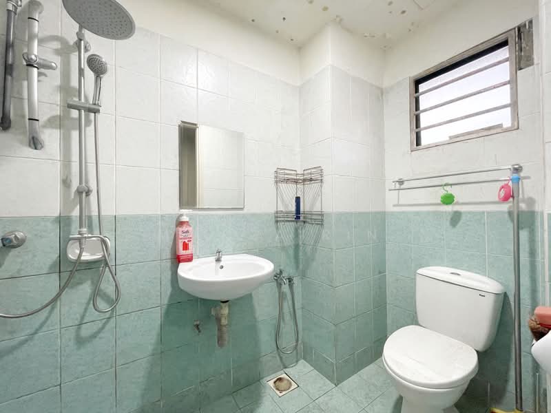 Apartment for Sale at Pangsapuri Permai Puteri - M.J Zairin - Bathroom - PropertyGuru.com.my