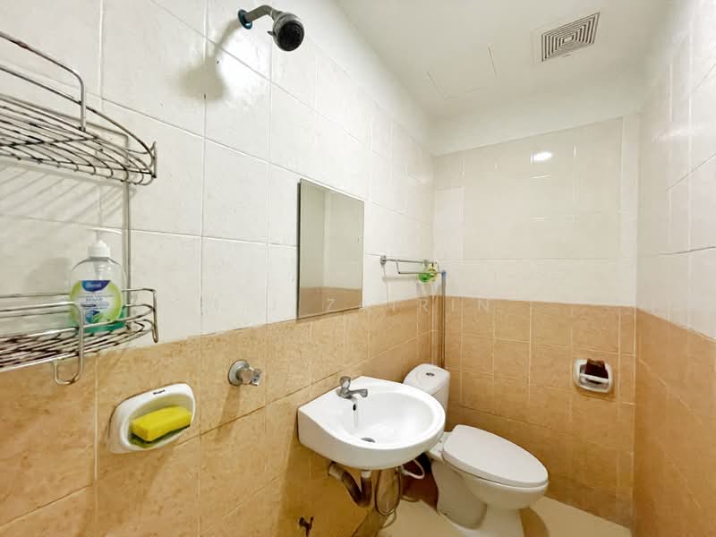 Apartment for Sale at Pangsapuri Permai Puteri - M.J Zairin - Bathroom - PropertyGuru.com.my