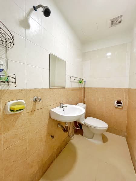 Apartment for Sale at Pangsapuri Permai Puteri - M.J Zairin - Bathroom - PropertyGuru.com.my