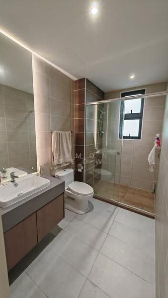 Kondominium untuk Dijual di Hillcrest Heights - Simon Teow - Bathroom - PropertyGuru.com.my