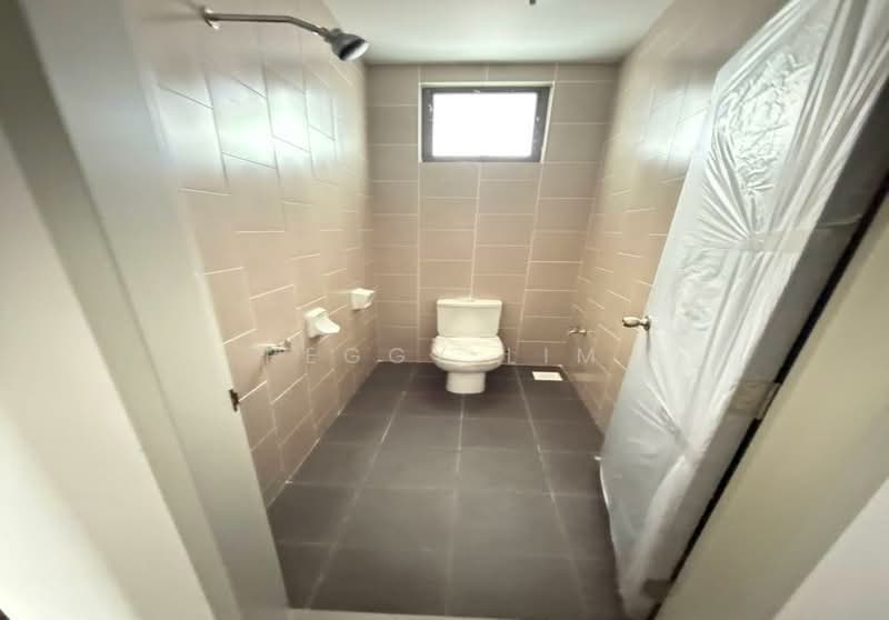 Shop for Rent in Beranang (Selangor) - Peggy Lim - Bathroom - PropertyGuru.com.my