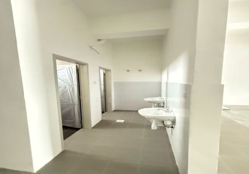 Shop for Rent in Beranang (Selangor) - Peggy Lim - Bathroom - PropertyGuru.com.my