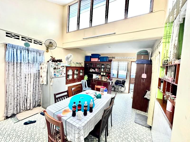 1-storey Terraced House for Sale in Petaling Jaya (Selangor) - Syamsul Ilham - Dining Room - PropertyGuru.com.my
