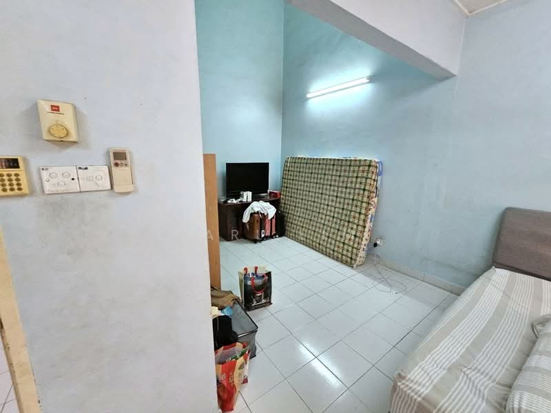 Rumah Teres 2 Tingkat untuk Dijual di Taman Puteri Wangsa (Ulu Tiram) - Karl Lim - Bedroom - PropertyGuru.com.my
