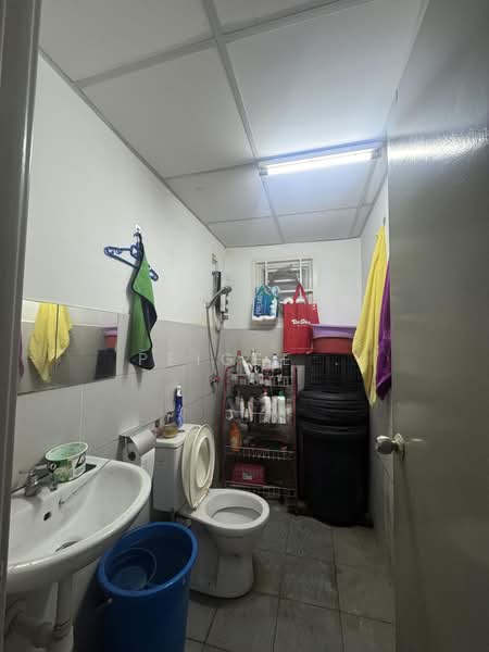 Condominium for Sale at 1 Razak Mansion - PeiGee . - Bathroom - PropertyGuru.com.my