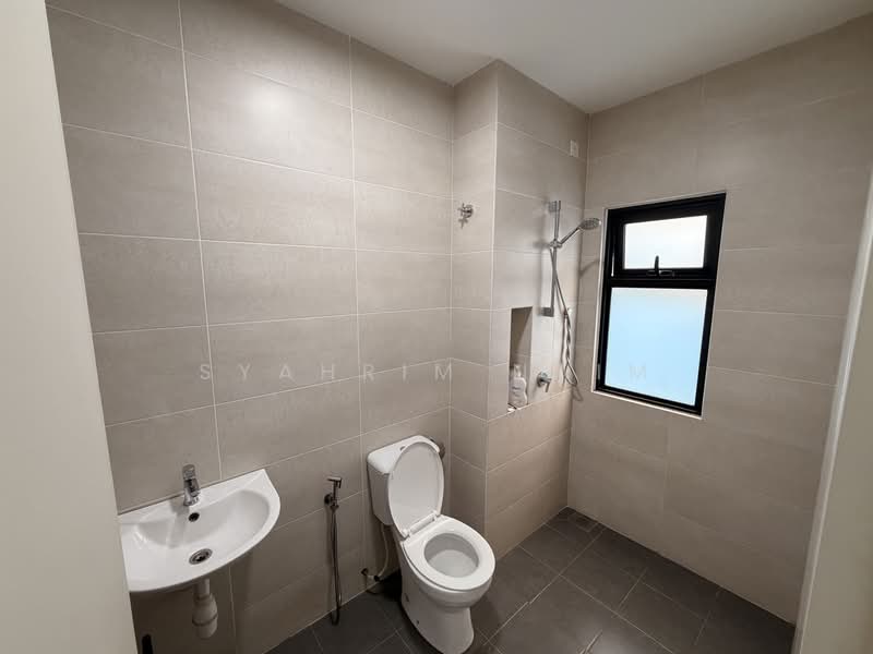 Rumah Teres 2 Tingkat untuk Dijual di Taman Cahaya Alam (Shah Alam) - Syahrim Naim - Bathroom - PropertyGuru.com.my