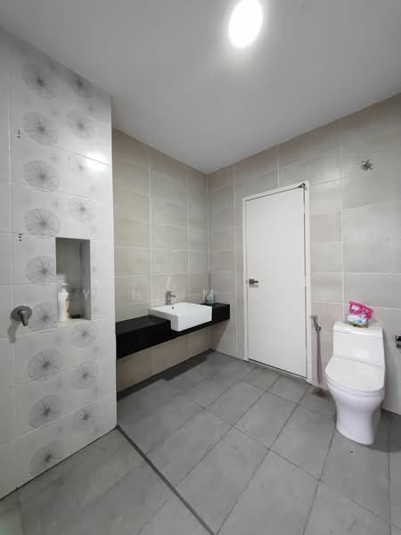 Rumah Teres 2 Tingkat untuk Dijual di Taman Cahaya Alam (Shah Alam) - Syahrim Naim - Bathroom - PropertyGuru.com.my