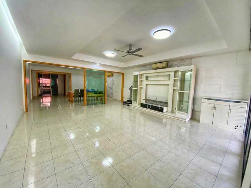 2-storey Terraced House for Sale in Bandar Nusaputra (Puchong) - Fauzi Abdullah - Living Room - PropertyGuru.com.my