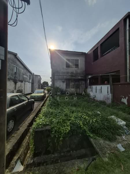 2-storey Terraced House for Sale in Taman Sri Buloh (Sungai Buloh) - Nicholas Teoh - Exterior - PropertyGuru.com.my