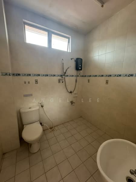 Rumah Teres 2 Tingkat untuk Dijual di Taman Austin Perdana (Tebrau) - Angel Lee - Bathroom - PropertyGuru.com.my
