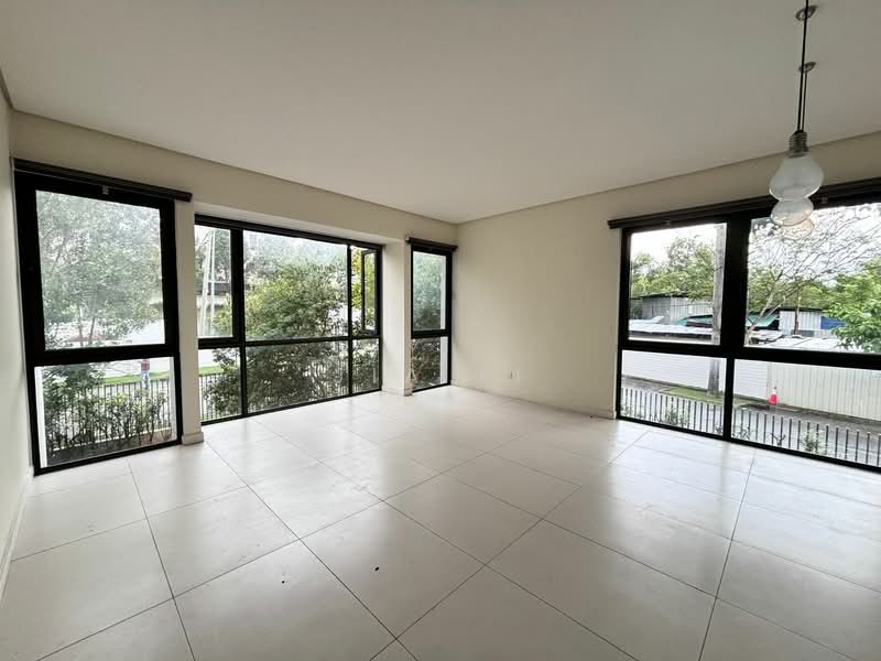 Rumah Teres 3 Tingkat untuk Dijual di Batu Uban (Gelugor) - Jia Li - Living Room - PropertyGuru.com.my