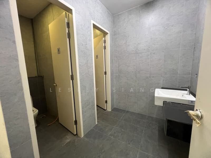 Kilang untuk Disewa di Senai (Johor) - Lesley Siang - Bathroom - PropertyGuru.com.my