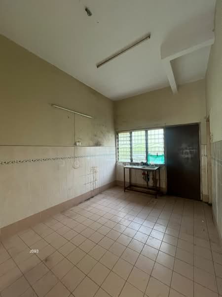 2-storey Terraced House for Sale in Klang (Selangor) - Joel Sia - Kitchen - PropertyGuru.com.my