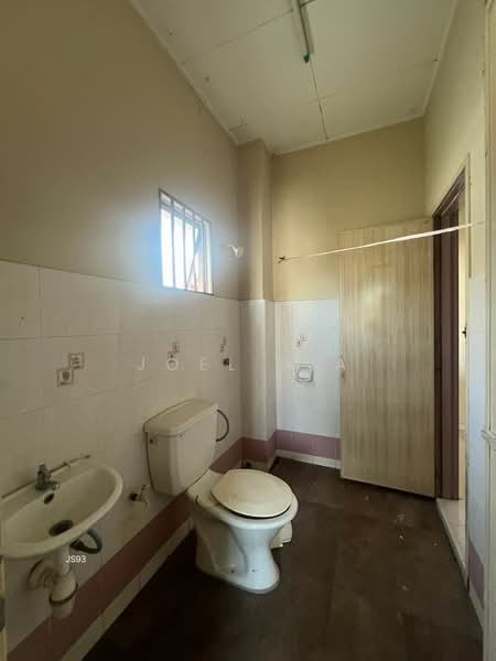 2-storey Terraced House for Sale in Klang (Selangor) - Joel Sia - Bathroom - PropertyGuru.com.my