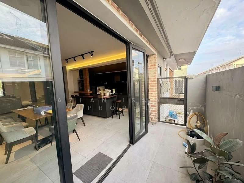 2-storey Terraced House for Sale in Setia Tropika (Johor Bahru) - Azlan Ismail aiproperty - Kitchen - PropertyGuru.com.my