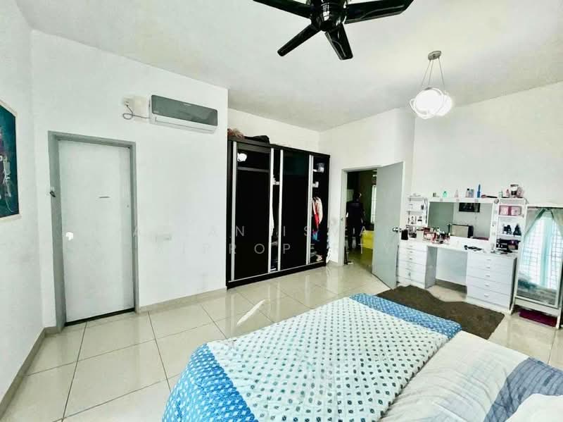 2-storey Terraced House for Sale in Setia Tropika (Johor Bahru) - Azlan Ismail aiproperty - Bedroom - PropertyGuru.com.my