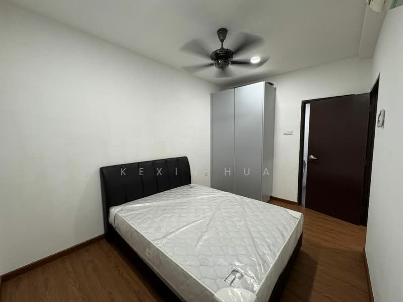 Service Residence for Sale at KSL Residence @ Daya - Kexin Hua - Bedroom - PropertyGuru.com.my