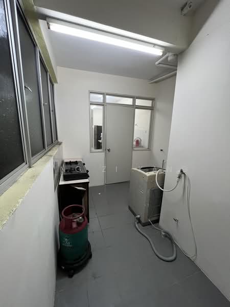 Condominium for Sale at Platinum Lake PV 15 - Ling Zi Kang - Kitchen - PropertyGuru.com.my
