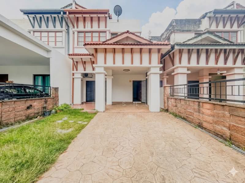 Rumah Teres 2 Tingkat untuk Dijual di Bukit Jelutong (Shah Alam) - Nadia Shukri - Exterior - PropertyGuru.com.my