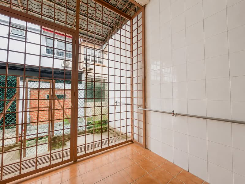 Rumah Teres 2 Tingkat untuk Dijual di Bukit Jelutong (Shah Alam) - Nadia Shukri - Exterior - PropertyGuru.com.my